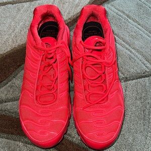Nike Air Max Plus
University Red